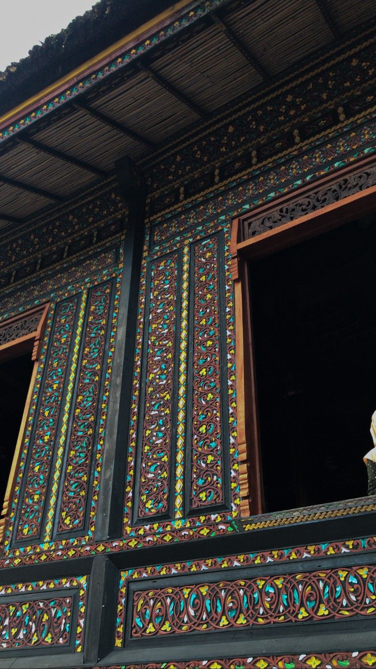 Ukiran Rumah Gadang: Filosofi, Keindahan, dan Kehidupan